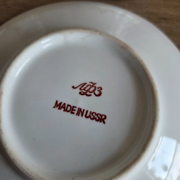 1980s Imperial Lomonosov made in USSR Wedding 2 porcelain cups and saucers. - Picture 7 of 8